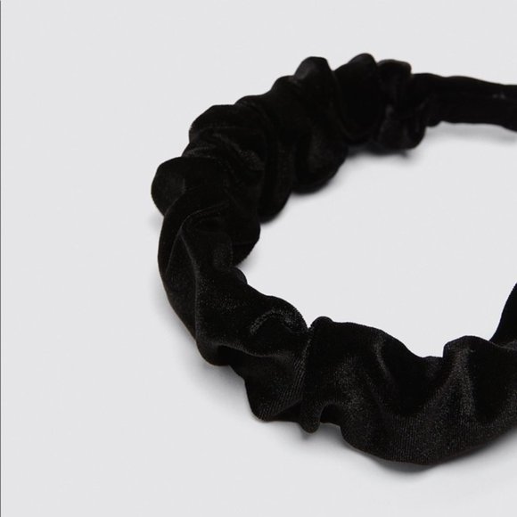 ZARA Black Velvet Scrunchie Rigid Headband main image 8